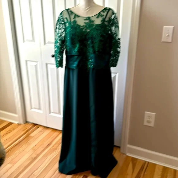 sachin and babi light blue dress Mon Cheri CB776 Emerald Size 18  Sophie's Boutique Valdosta